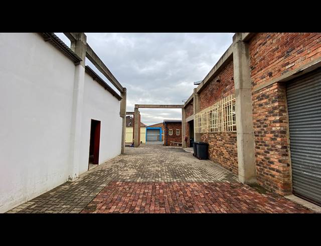630M² FACTORY FOR SALE IN DENVER
